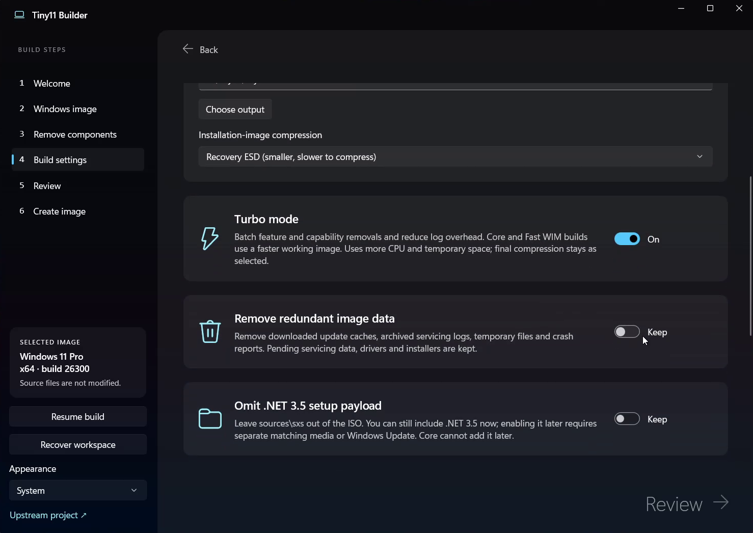 Le impostazioni di creazione dell’immagine, inclusa Turbo mode, nella schermata ufficiale Tiny11 Builder.